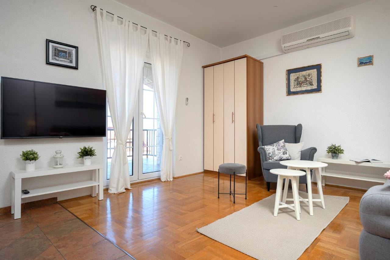 Apartment Nela Kalina Jelsa  Luaran gambar