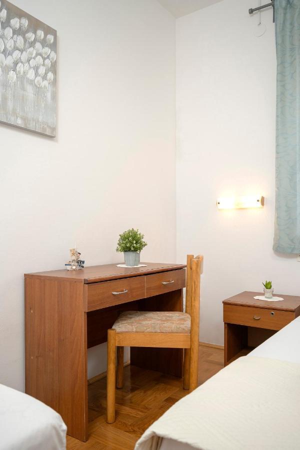 Apartment Nela Kalina Jelsa  Luaran gambar