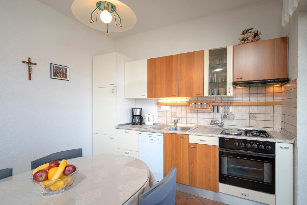 Apartment Nela Kalina Jelsa  Luaran gambar